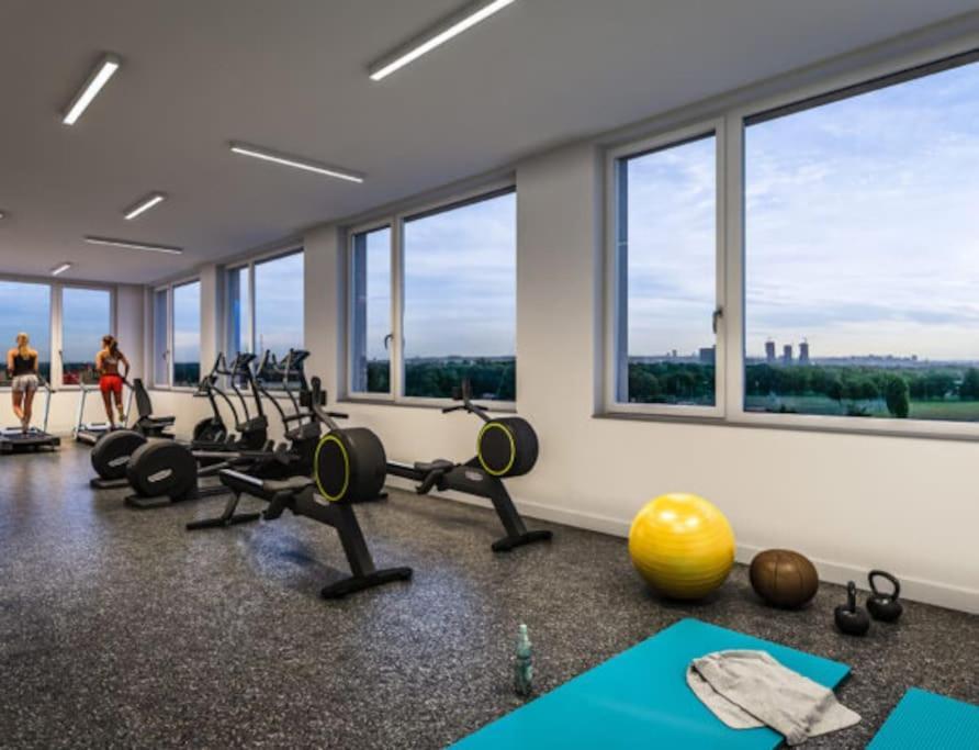 Urban Oasis: Stylische Wohnung Wina Bagian luar foto