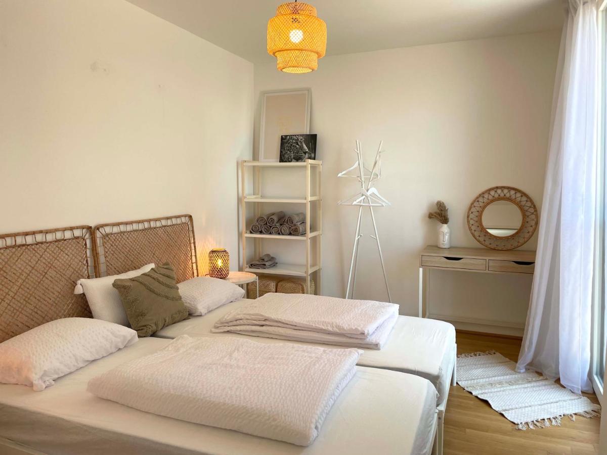 Urban Oasis: Stylische Wohnung Wina Bagian luar foto