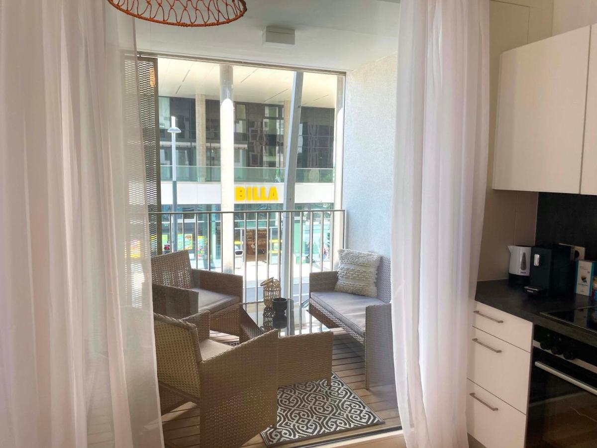 Urban Oasis: Stylische Wohnung Wina Bagian luar foto